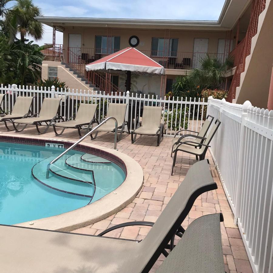 Carlton House Motel And Suites St. Pete Beach Dış mekan fotoğraf