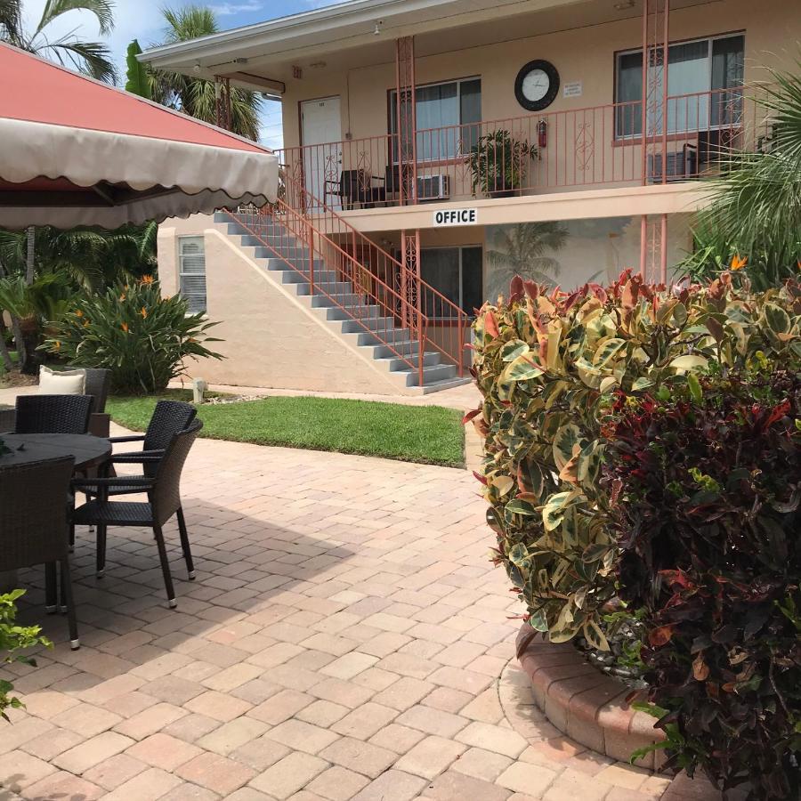 Carlton House Motel And Suites St. Pete Beach Dış mekan fotoğraf