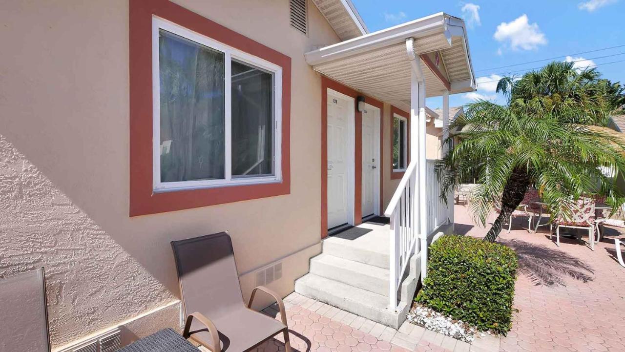 Carlton House Motel And Suites St. Pete Beach Dış mekan fotoğraf
