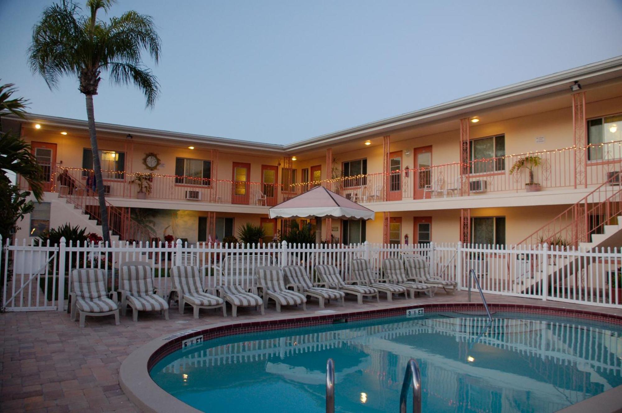 Carlton House Motel And Suites St. Pete Beach Dış mekan fotoğraf